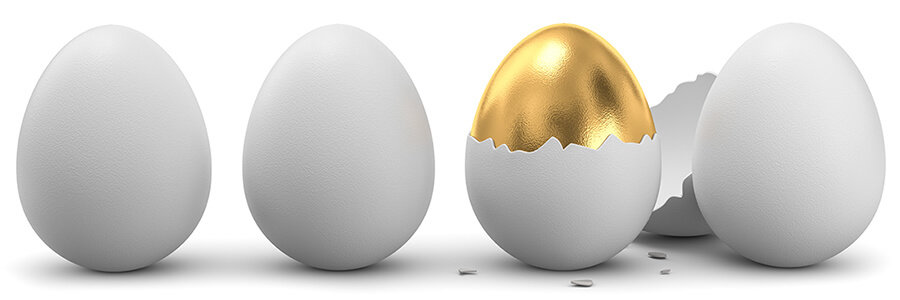 Eier und ein goldenes Ei