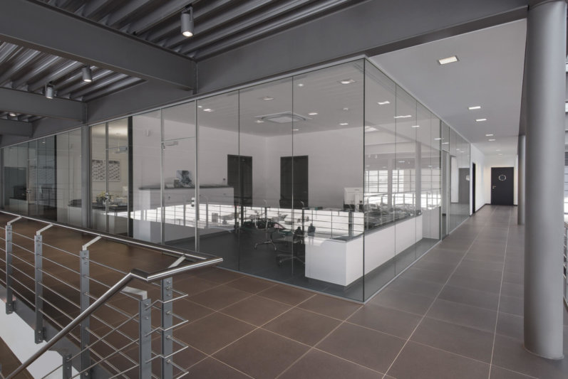 Maler-Breunig-Porschezentrum-Glasbuero-oben