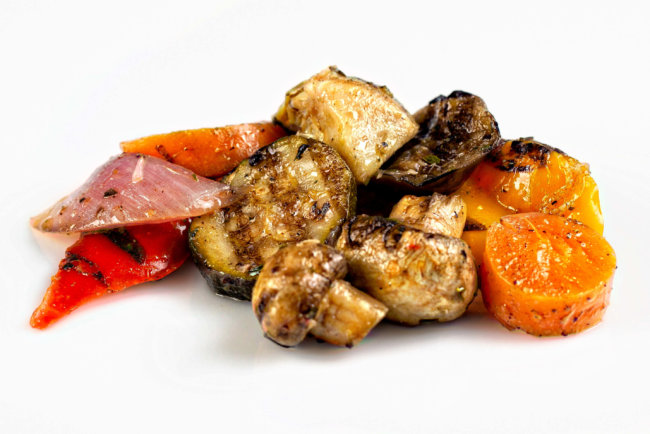 _22C0050_Grillgemüse_Salat_edit_dodge&burn